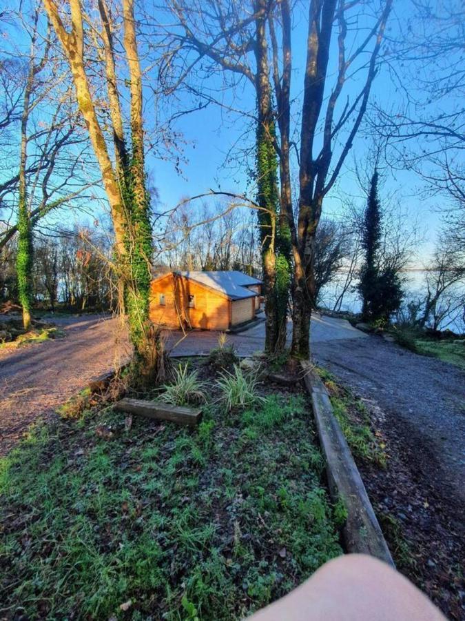 Stunning Log Cabin On The Lake Villa Portroe Kültér fotó