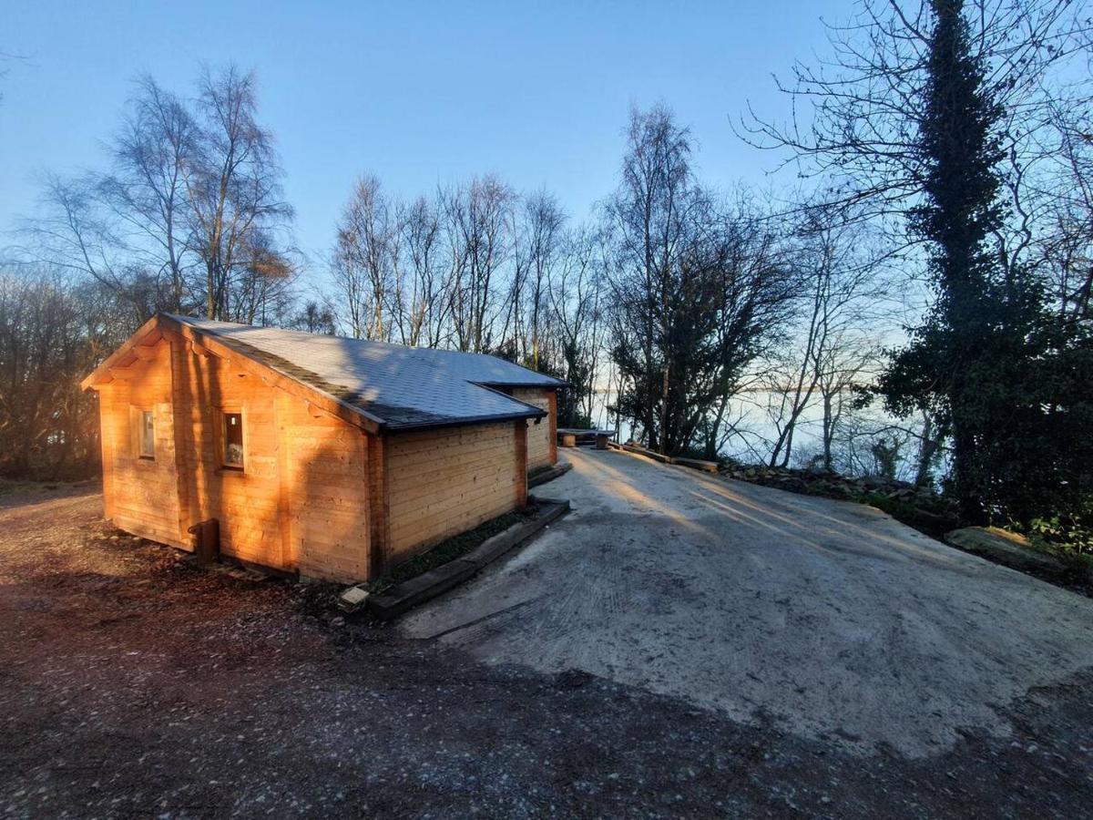 Stunning Log Cabin On The Lake Portroe Kültér fotó